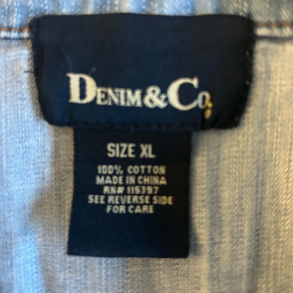 Denim & Co jacket, blue distressed fabric, women’s size XL. Great condition! - Picture 5 of 6